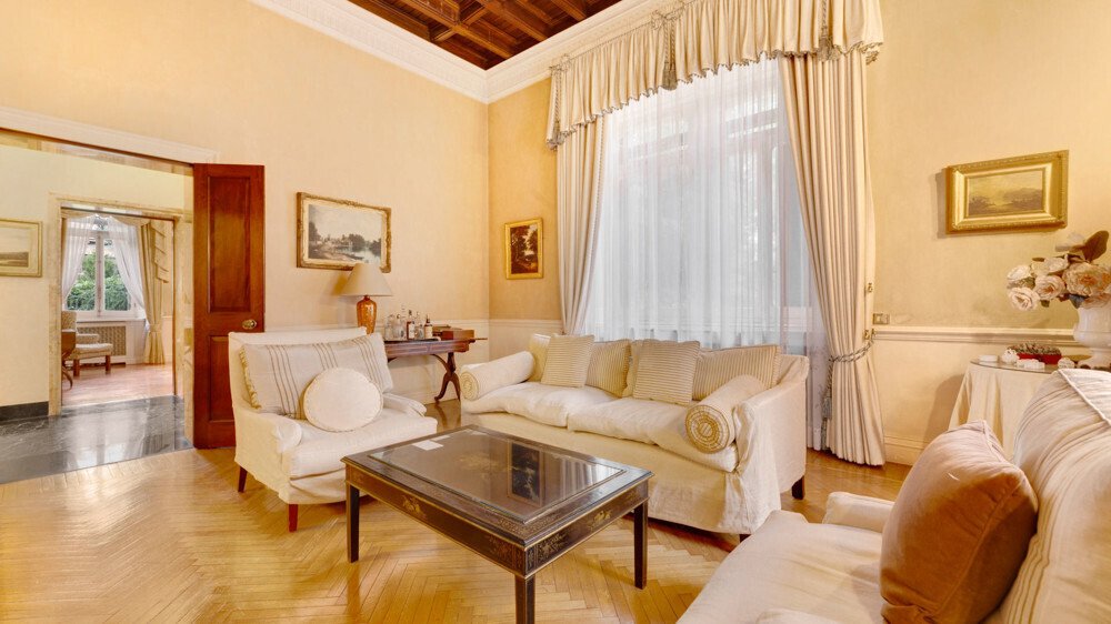 Villa in Saronno, Lombardy, Italy 4 - 14726485