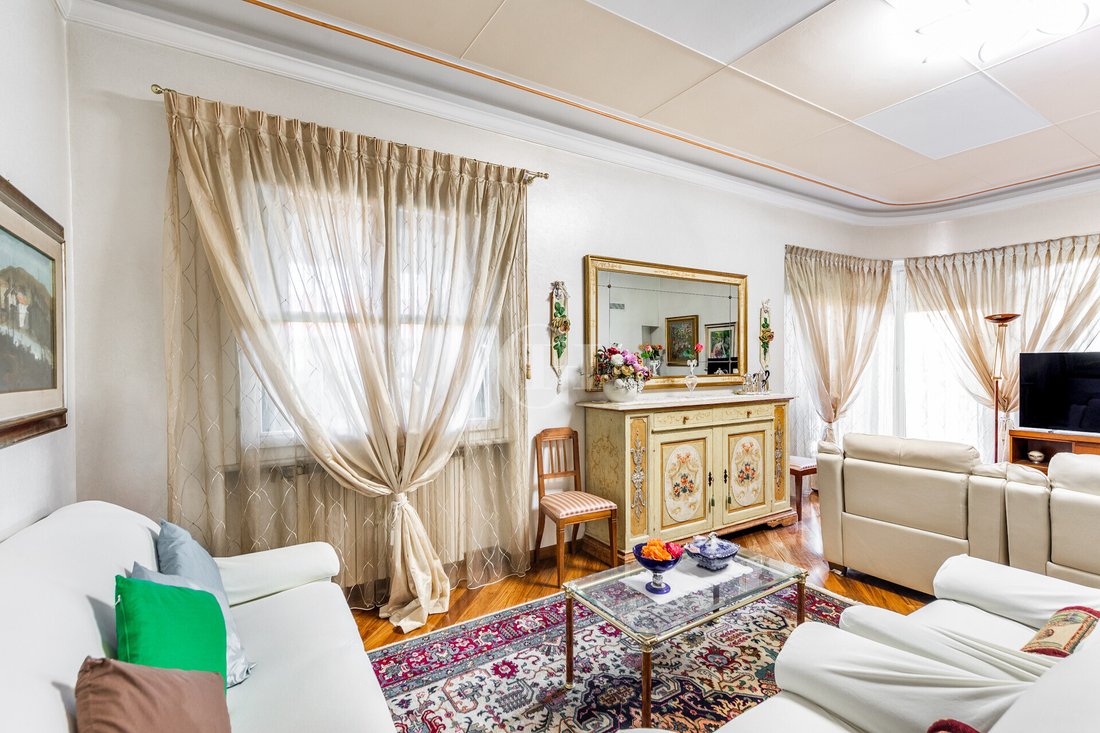 Apartment in Desenzano Centro, Desenzano del Garda, Lombardy 5 - 14897009