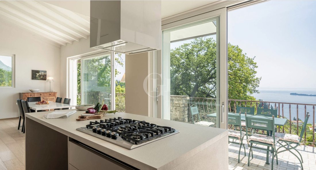 Villa in Gardone Riviera, Lombardy, Italy 5 - 14469051