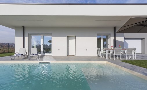 Villa in Castelnuovo del Garda, Veneto, Italy 1