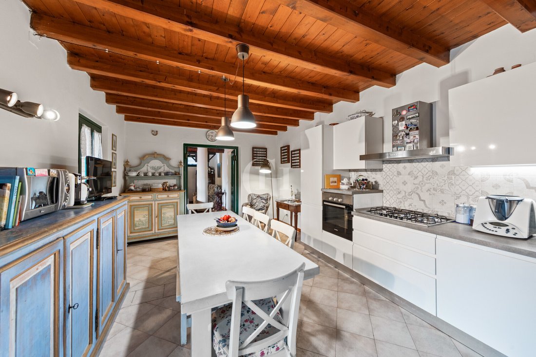 Villa in Rivoltella, Desenzano del Garda, Lombardy 3 - 14968882