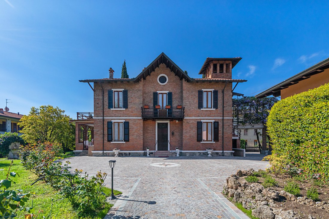 Villa in Roe, Lombardy, Italy 4 - 13737388