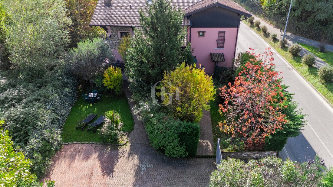 Villa in Rivoltella, Desenzano del Garda, Lombardy 1 - 14968882