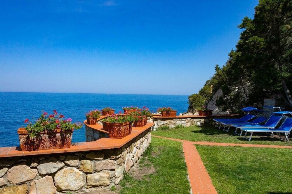 Villa in Tuscany, Italy 4 - 12939067