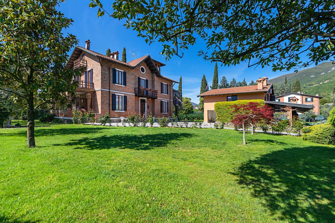 Villa in Roe, Lombardy, Italy 5 - 13737388