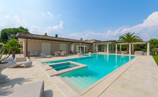 Villa a San Felice del Benaco, Lombardia, Italia 1