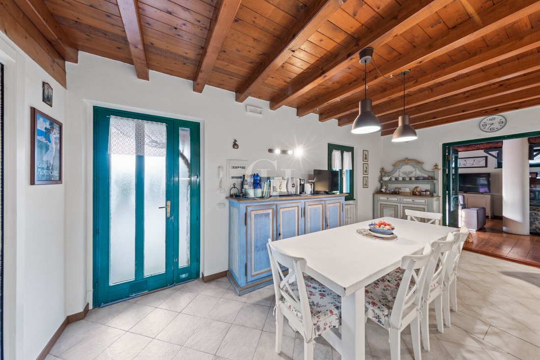 Villa in Rivoltella, Desenzano del Garda, Lombardy 5 - 14968882