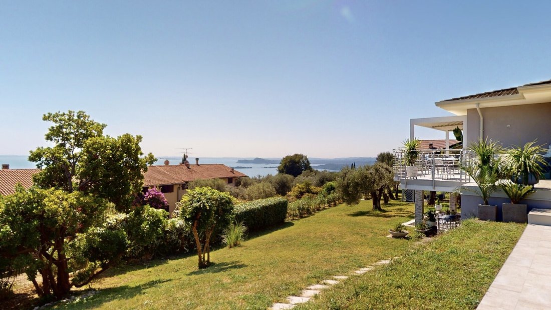 Villa in Monte Maderno, Toscolano, Lombardy 2 - 13875557
