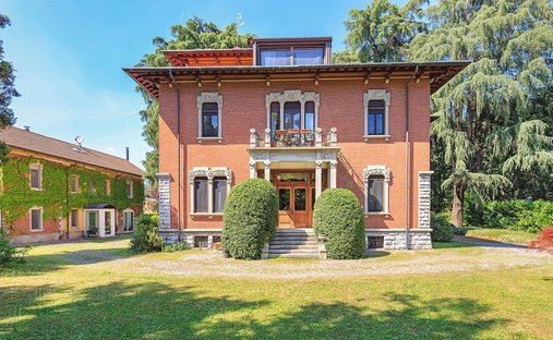 Villa in Saronno, Lombardy, Italy 1
