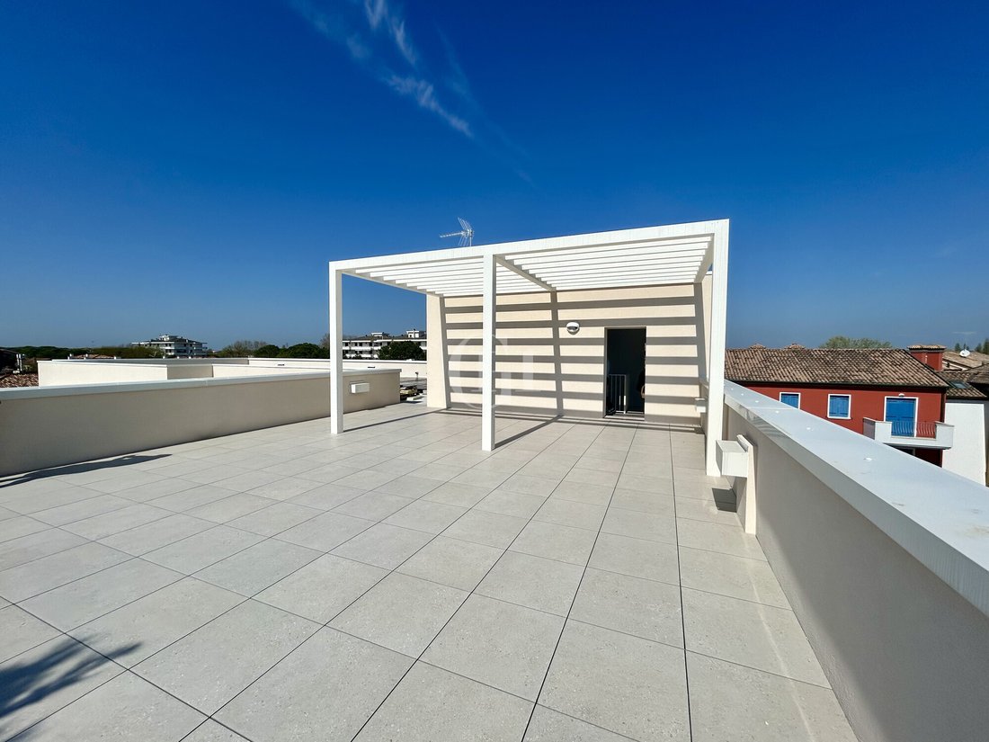 Penthouse in Cavallino, Veneto, Italy 1 - 15588105