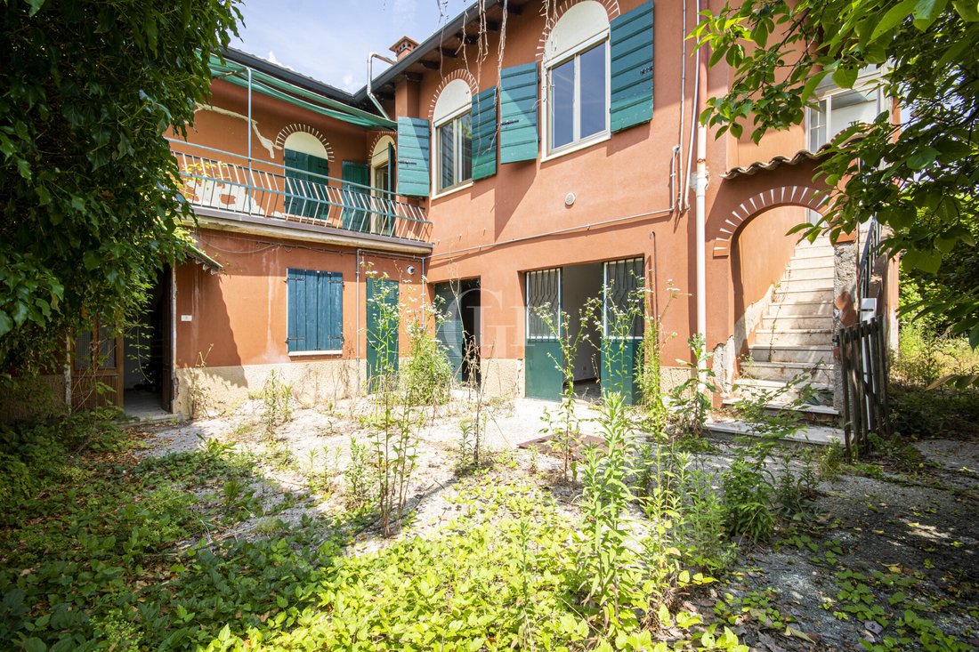 House in Garda, Veneto, Italy 2 - 15812589