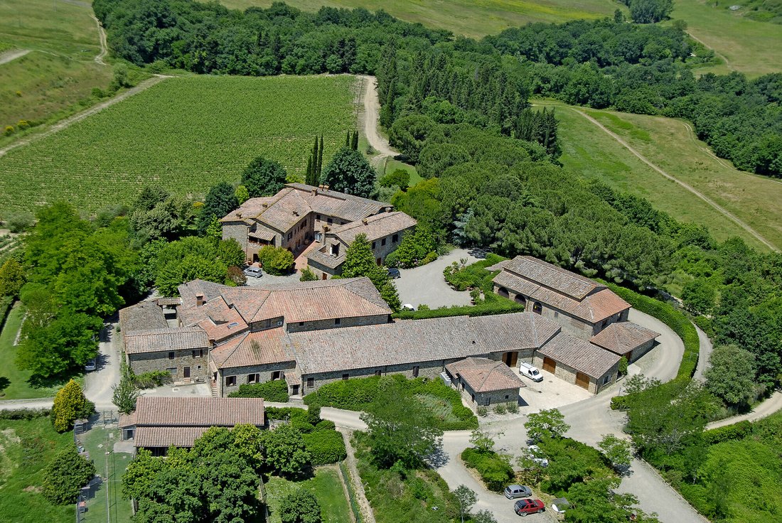 Villa in Poggibonsi, Tuscany, Italy 1 - 15748716
