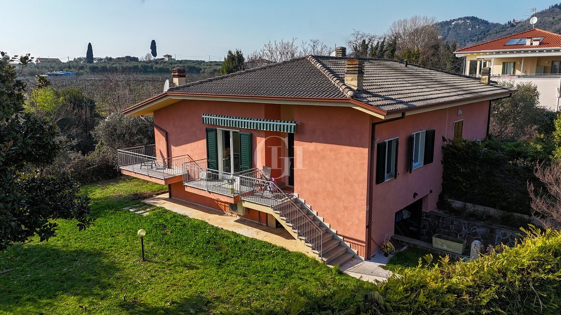 House in Bardolino, Veneto, Italy 2 - 15800572