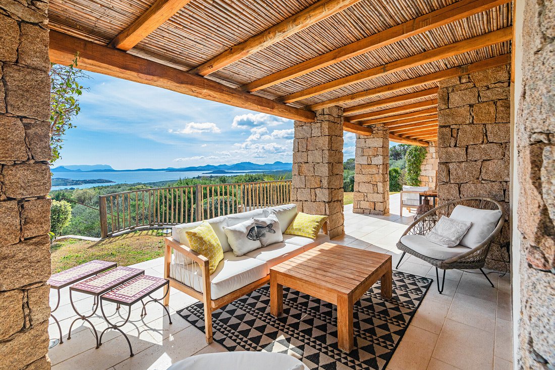 Villa en Abbiadori, Arzachena, Italia 1 - 13737384