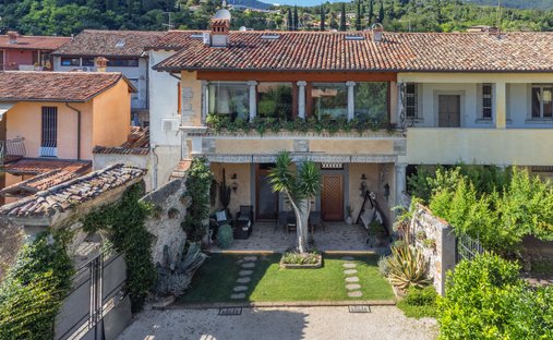 Maison à Salò, Lombardie, Italie 1