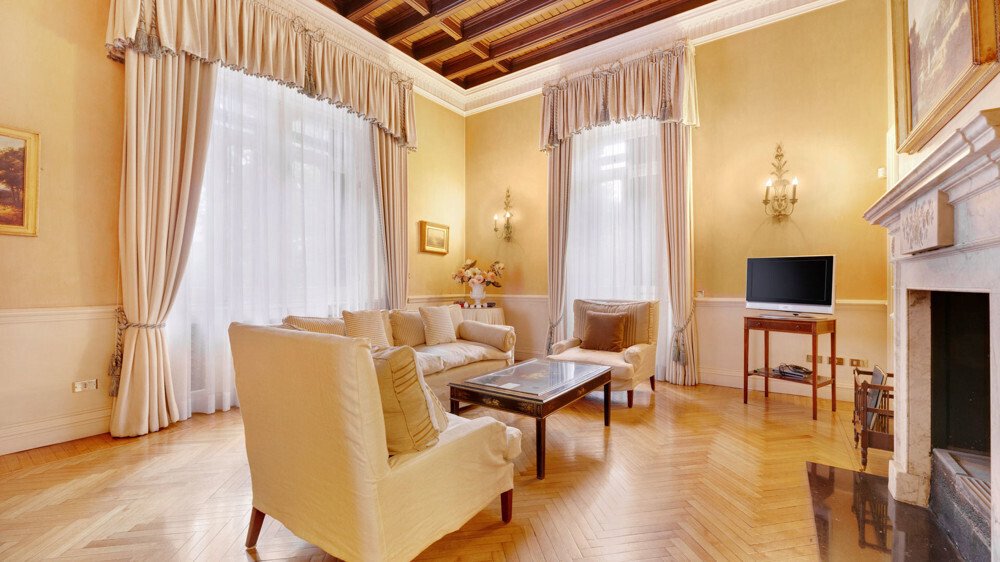 Villa in Saronno, Lombardy, Italy 3 - 14726485