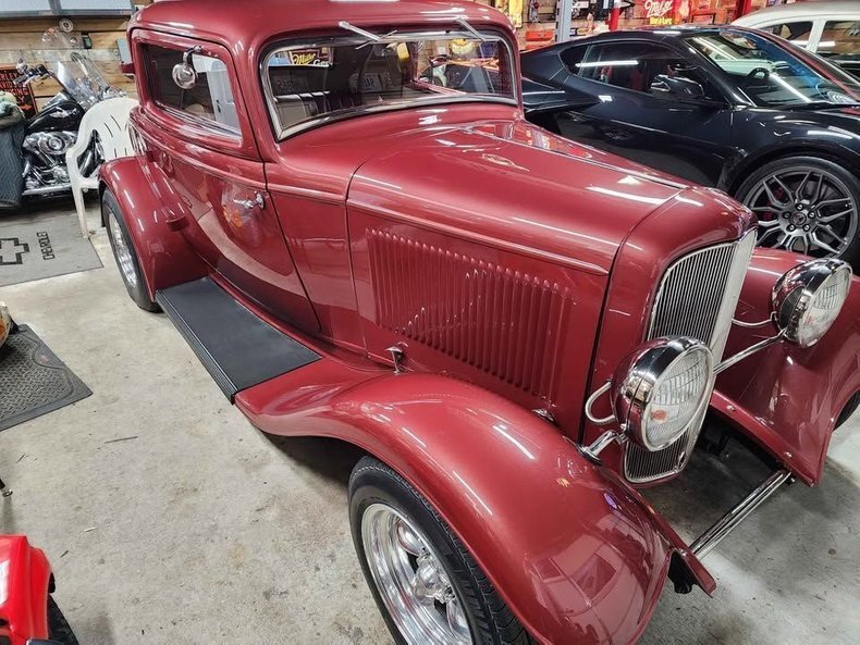 Coupe in Glendale, United States 3 - 16016232