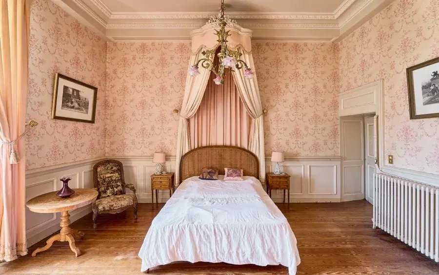 Château de Filain: A 15th-Century Legacy Woven in Stone and Light