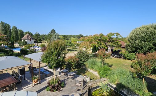Estate in Sainte-Maure-de-Touraine, Centre-Val de Loire, France 1