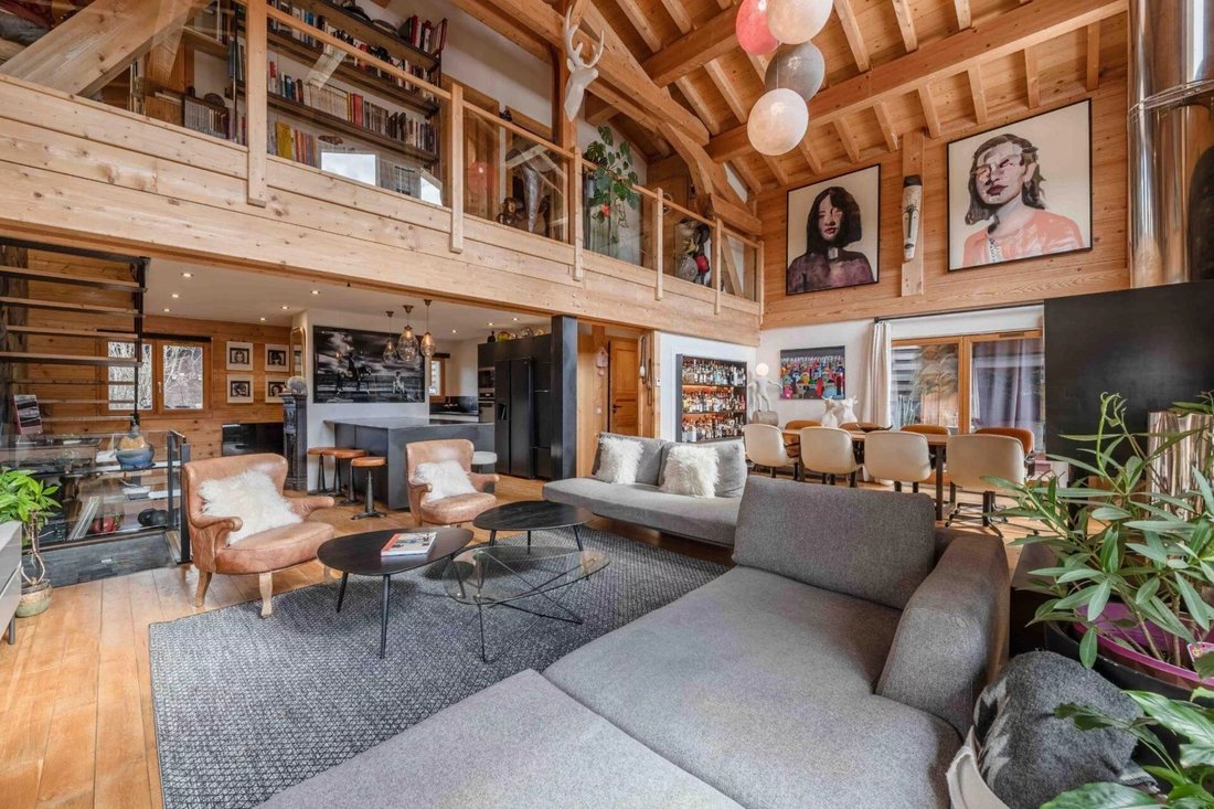 Chalet in Chamonix-Mont-Blanc, Auvergne-Rhône-Alpes, France 2 - 16015015