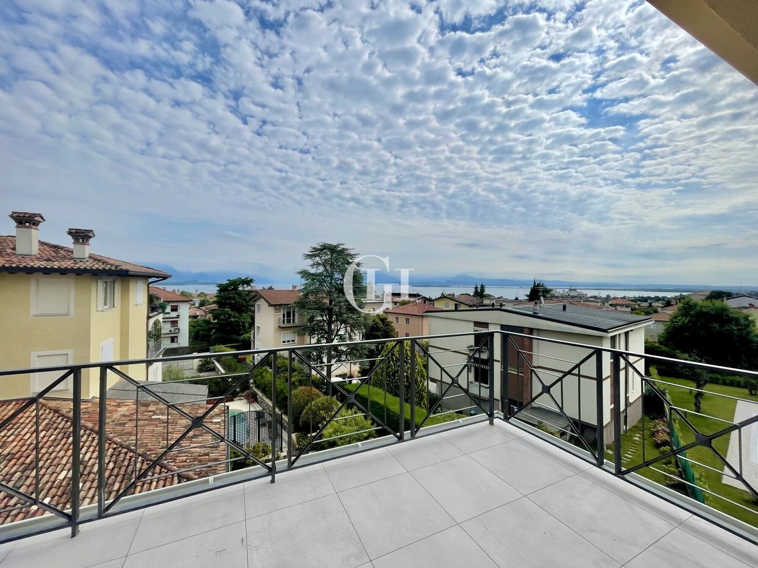 Penthouse in Entroterra, Desenzano del Garda, Lombardy 3 - 15952903