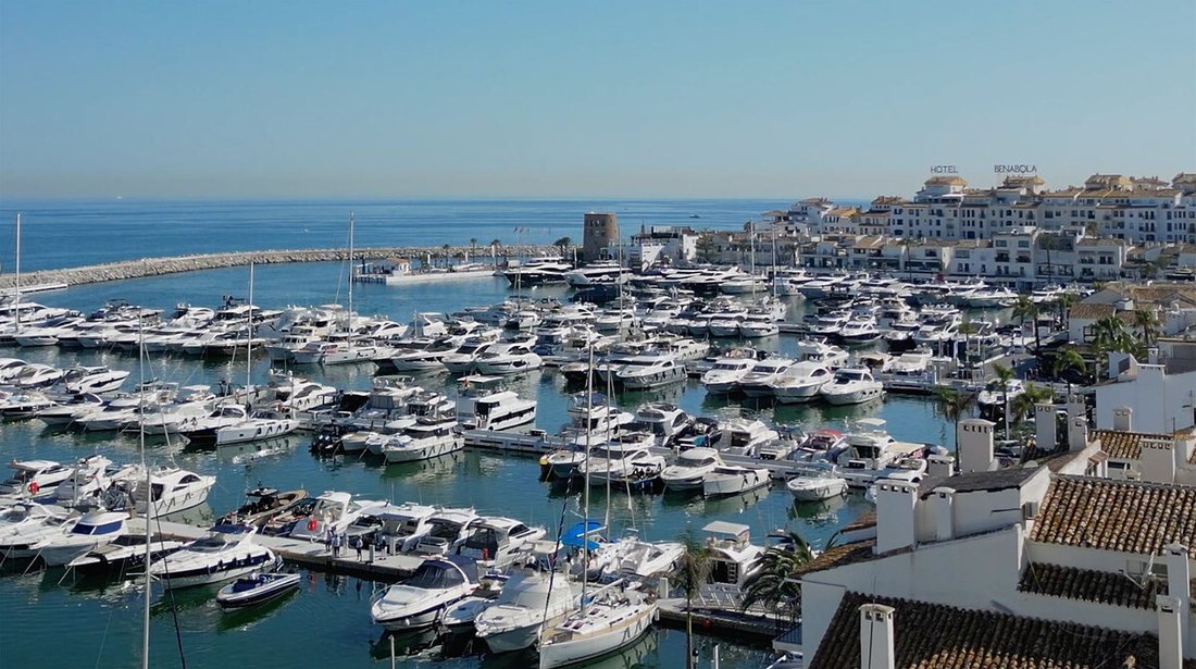Apartment in Puerto Banus, Marbella, Spain 1 - 16014033