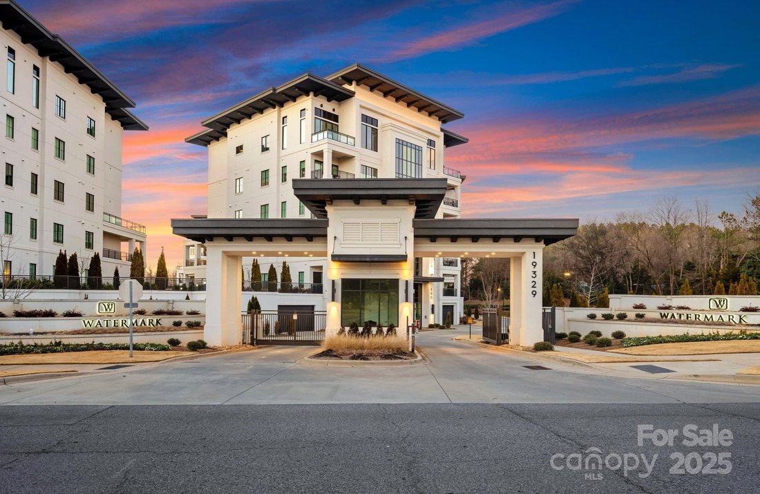 Condominio en Cornelius, Carolina del Norte, Estados Unidos 2 - 16014588