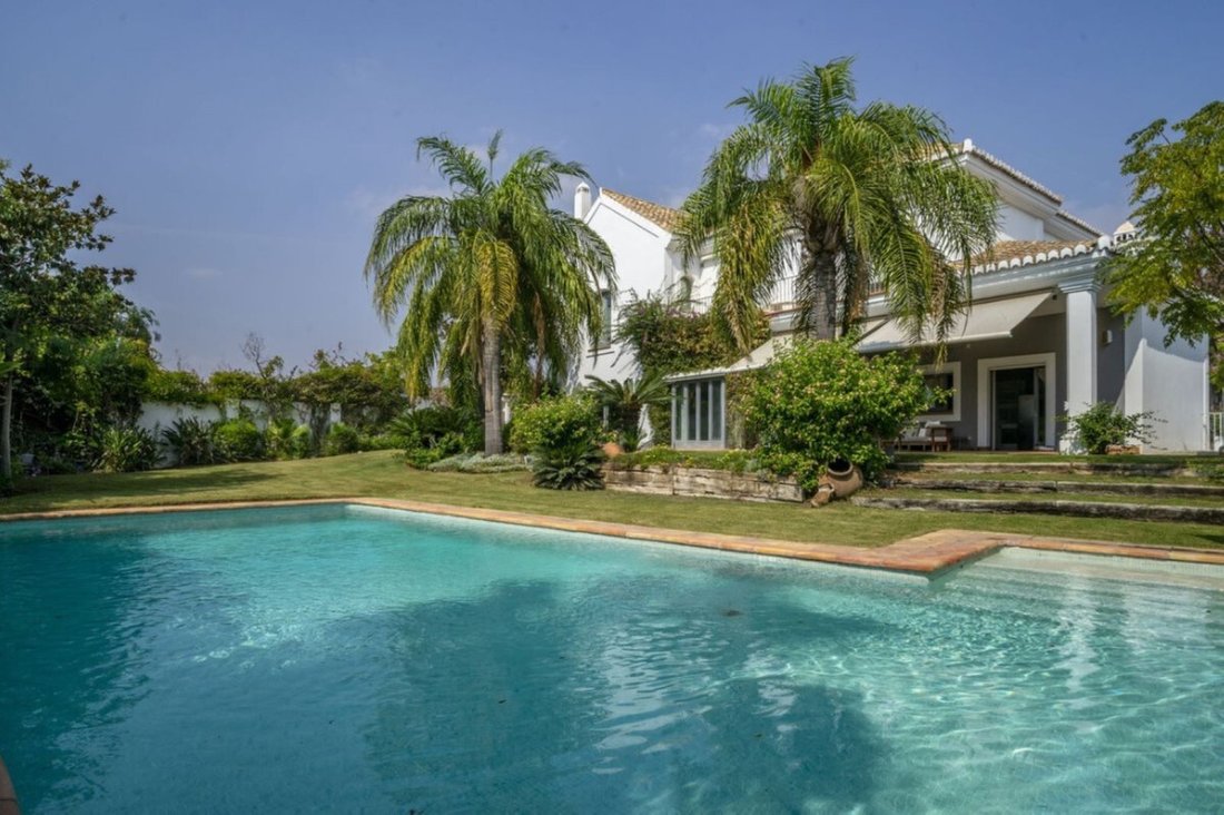 Villa in San Pedro de Alcantara, Andalusia, Spain 2 - 16014021