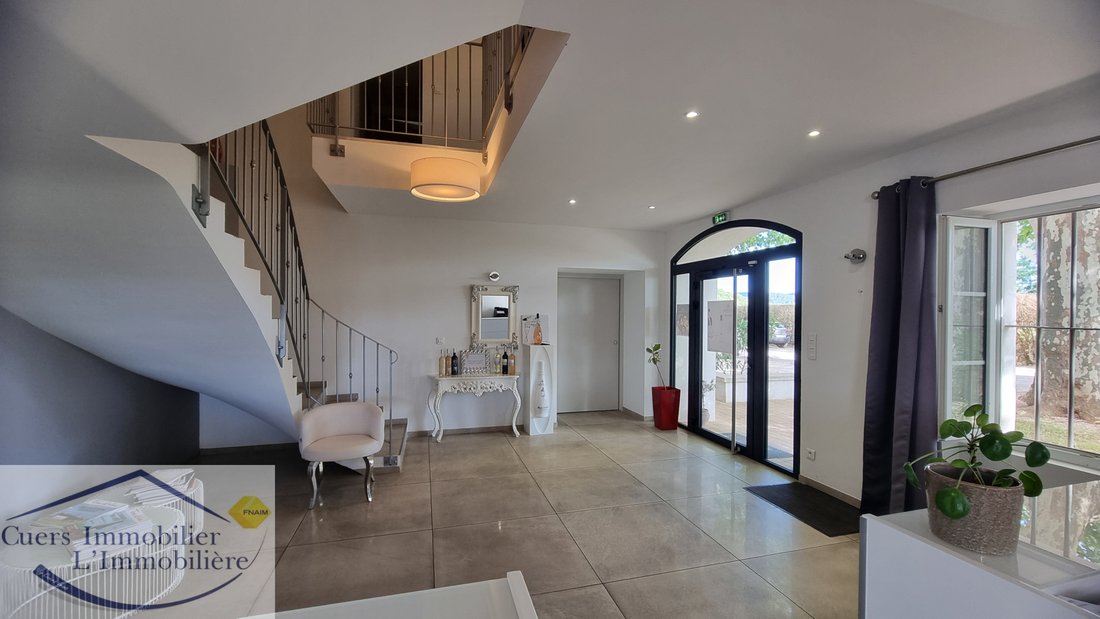Estate in Pierrefeu-du-Var, Provence-Alpes-Côte d'Azur, France 1 - 15654148