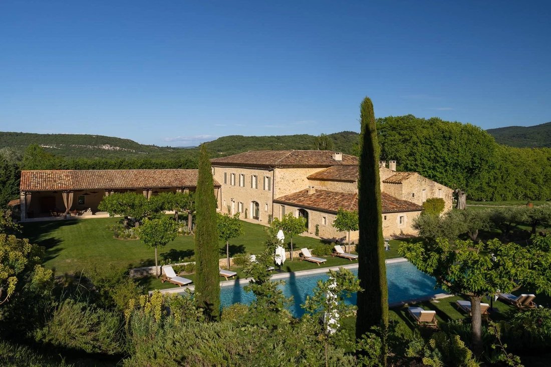 Estate in Saint-Martin-de-Castillon, Provence-Alpes-Côte d'Azur, France 4 - 16015033