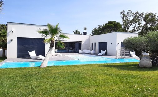 Castle for Sale in Saint-Laurent-des-Arbres, Occitanie, France