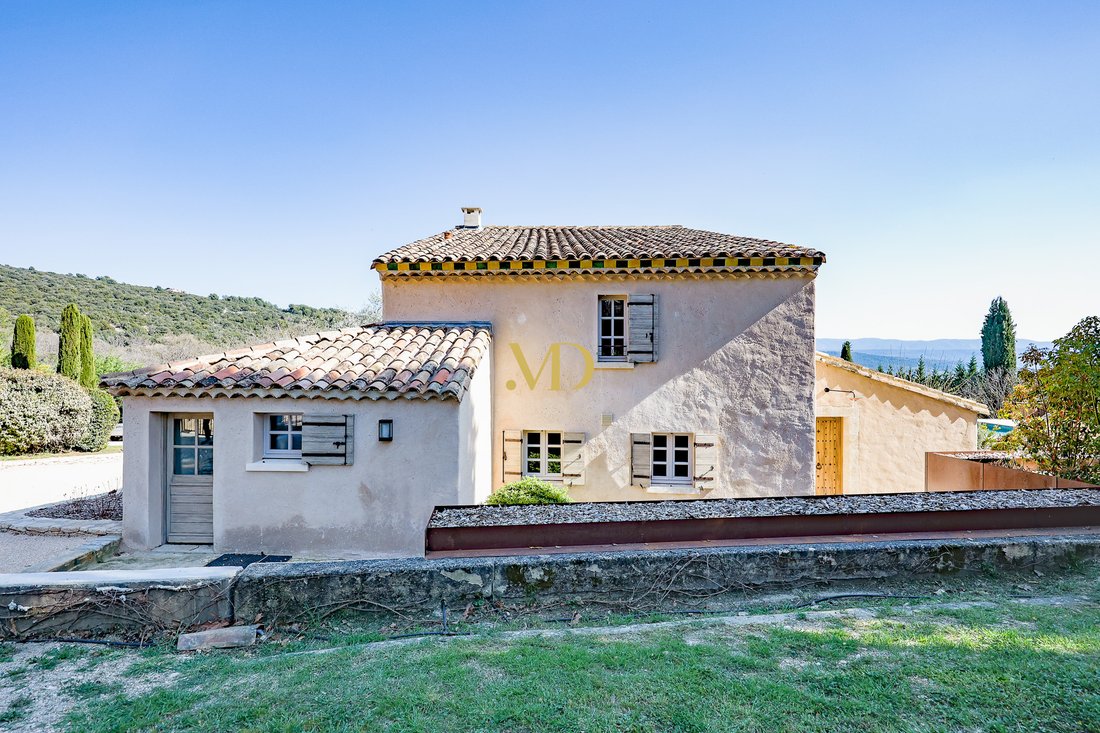La Ferme des Rêves: A Sunlit 18th-Century Provençal Masterpiece - 5