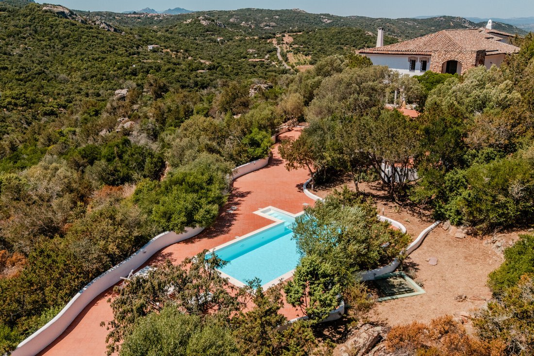Villa in Arzachena, Sardinia, Italy 1 - 15770937