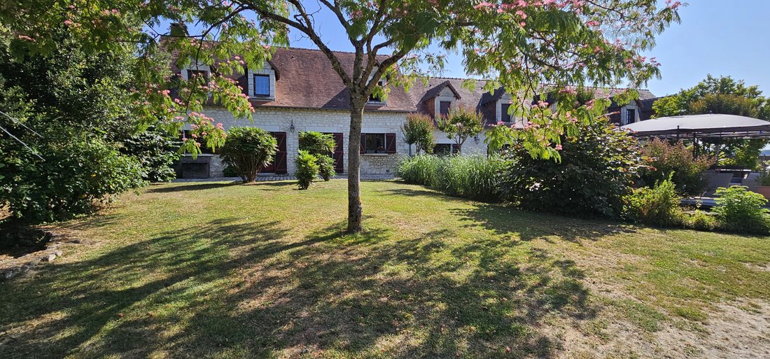 Estate in Sainte-Maure-de-Touraine, Centre-Val de Loire, France 3 - 16013558