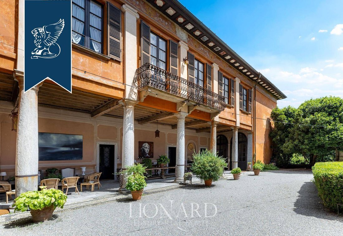 Villa in Daverio, Lombardy, Italy 3 - 16015363