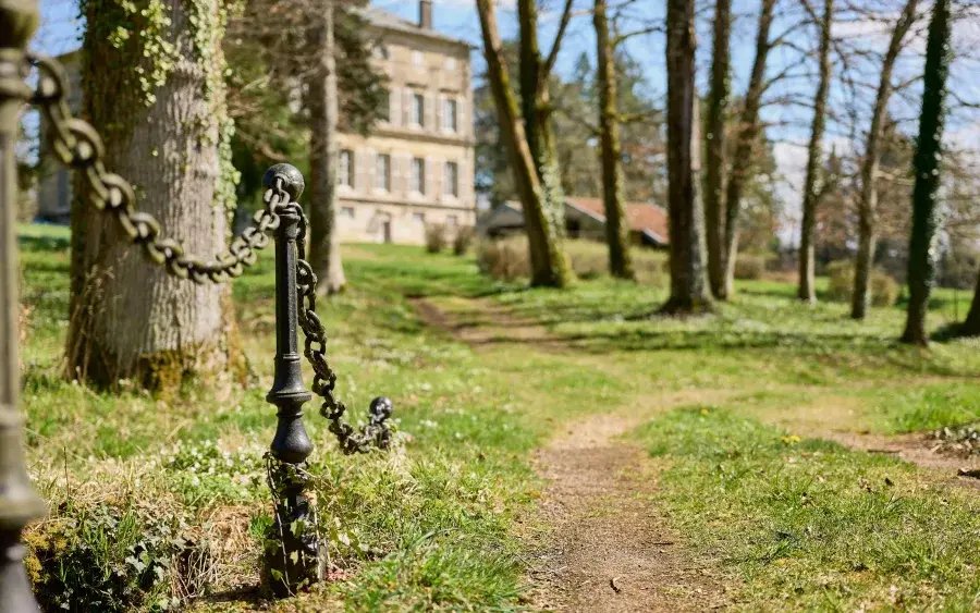 Château d’Andelarre: A Whisper of Royalty in Burgundy’s Embrace