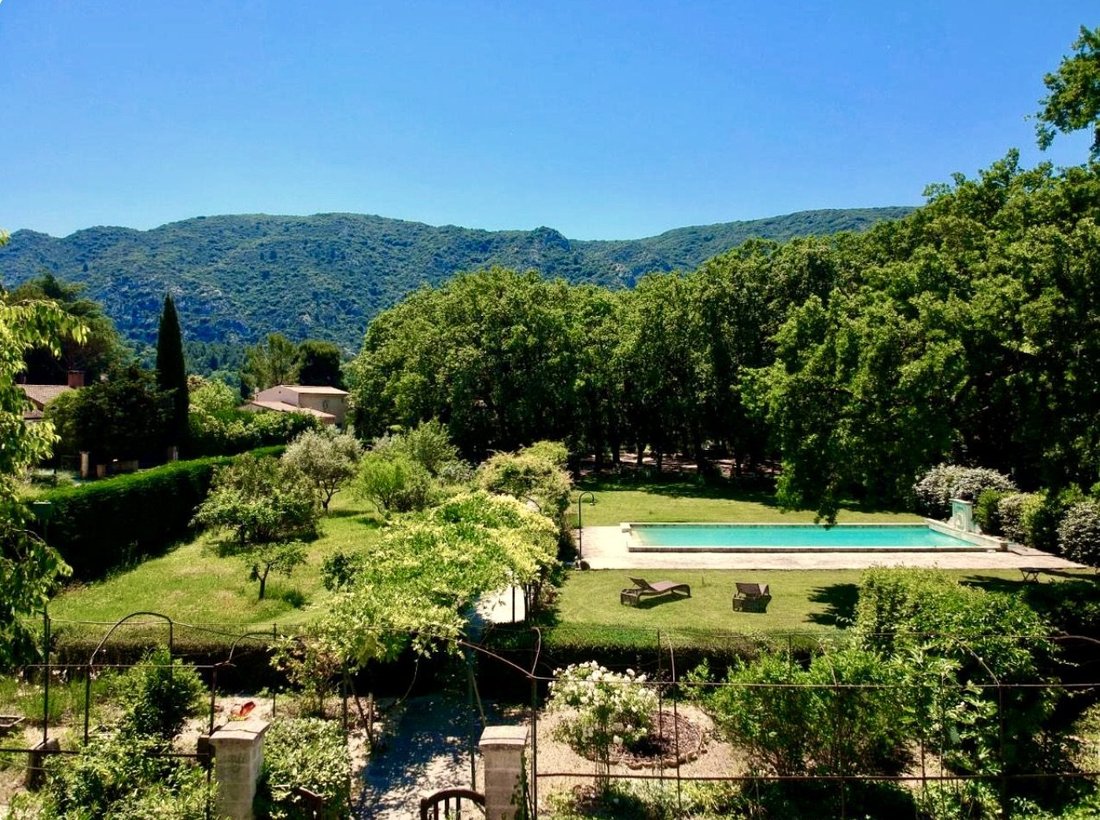 Villa in Maubec, Provence-Alpes-Côte d'Azur, France 1 - 16013302