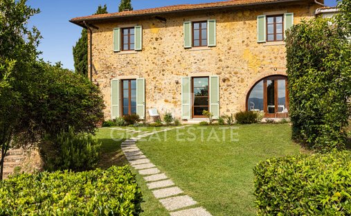 Estate in Tuscany, Italy 1