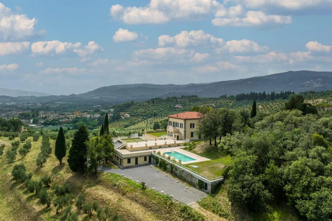 Villa in Pistoia North, Pistoia, Tuscany 1 - 14708548