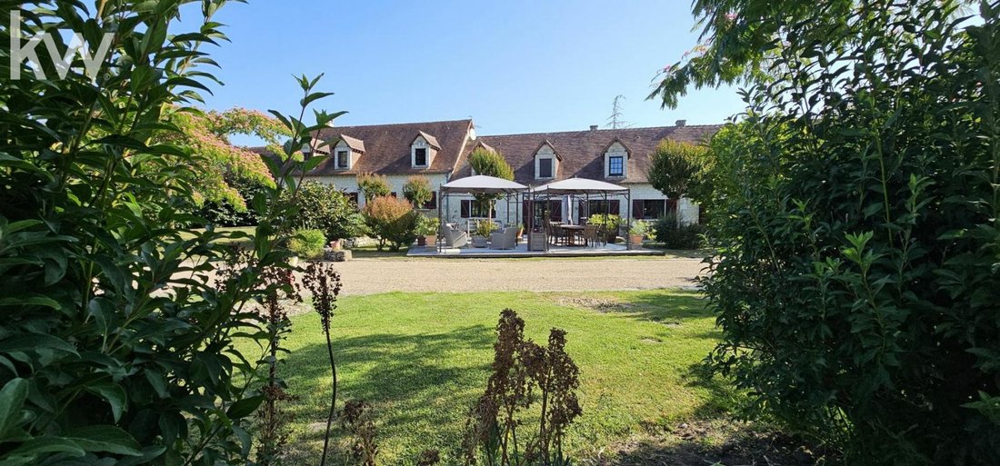 Estate in Sainte-Maure-de-Touraine, Centre-Val de Loire, France 4 - 16013558