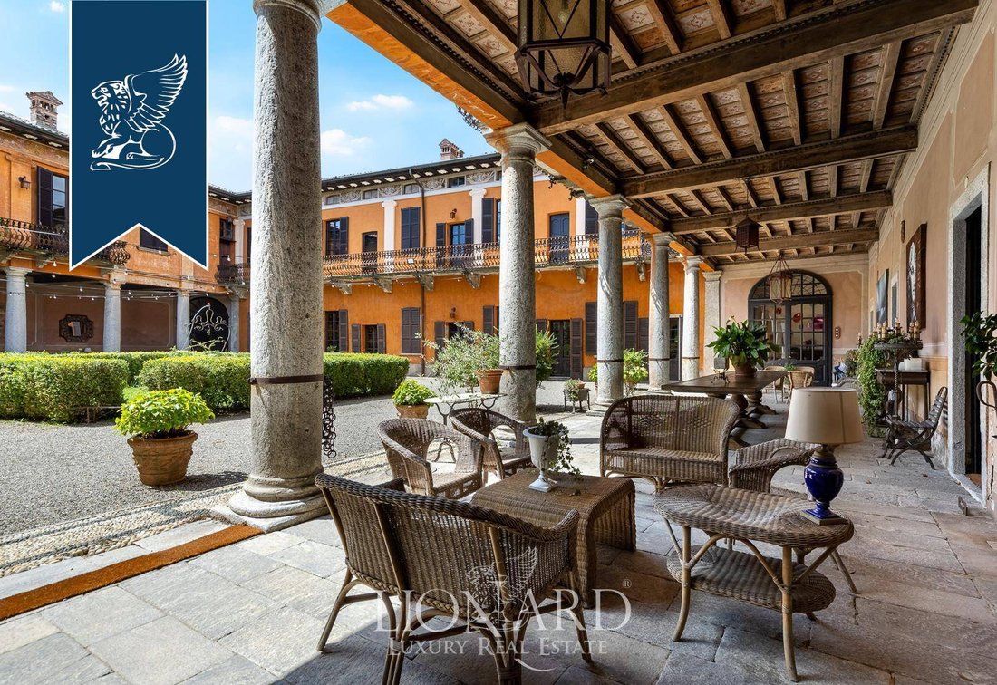 Villa in Daverio, Lombardy, Italy 4 - 16015363