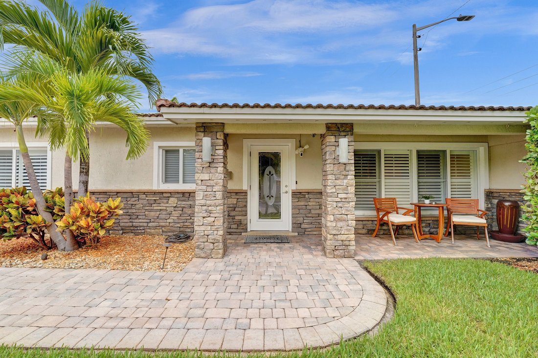 Fort Lauderdale, Florida, United States 2 - 16014553