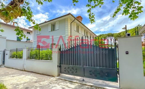 Villa in Stazione, Montecatini Terme, Italy 1