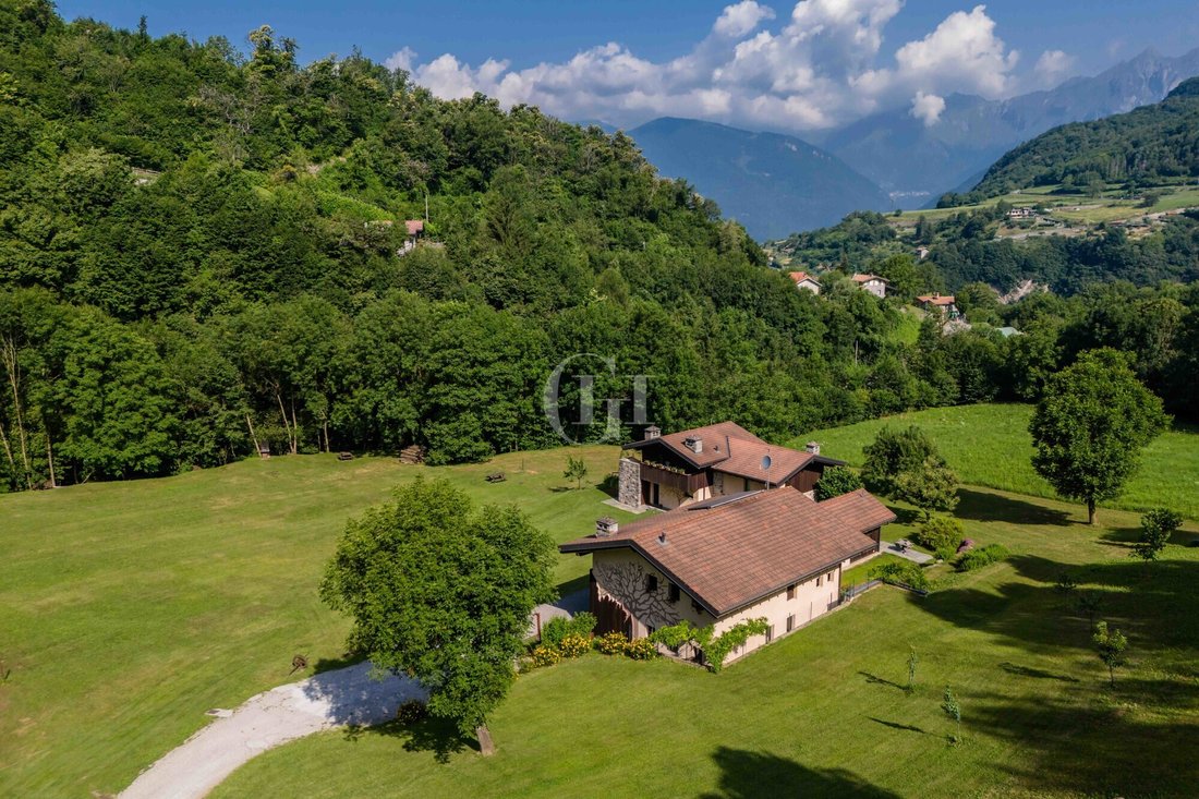 Villa in Prestine, Lombardy, Italy 1 - 15880440