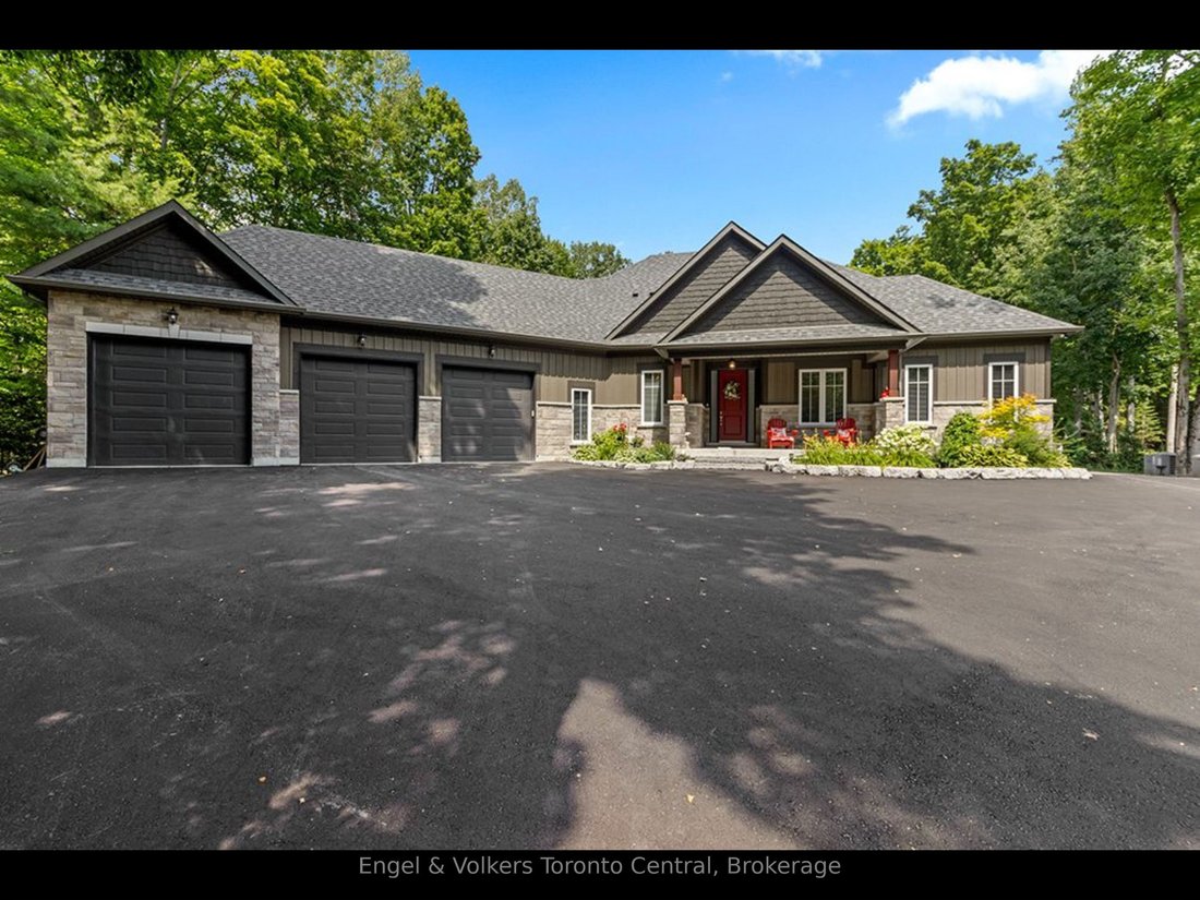 House in Tiny, Ontario, Canada 1 - 15925038