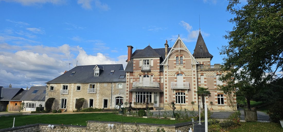 Estate in Loches, Centre-Val de Loire, France 1 - 16013522