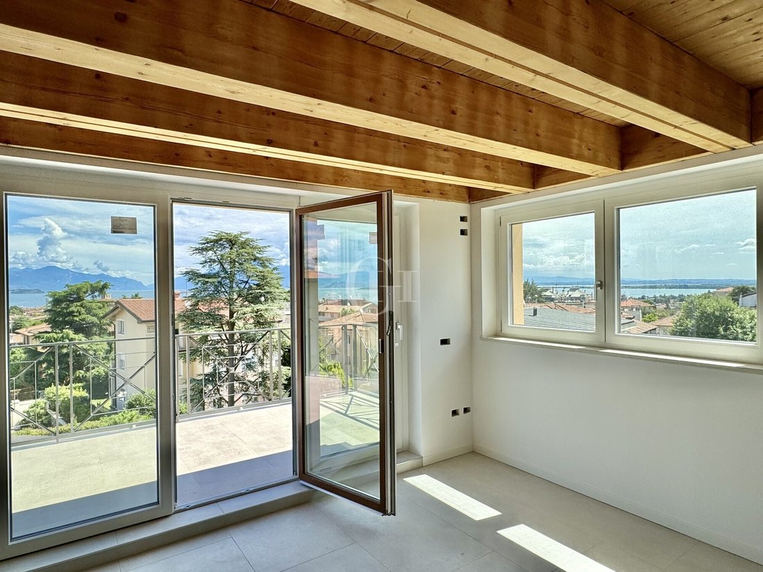 Penthouse in Entroterra, Desenzano del Garda, Lombardy 4 - 15952903