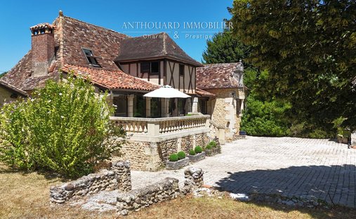Estate in Vergt, Nouvelle-Aquitaine, France 1