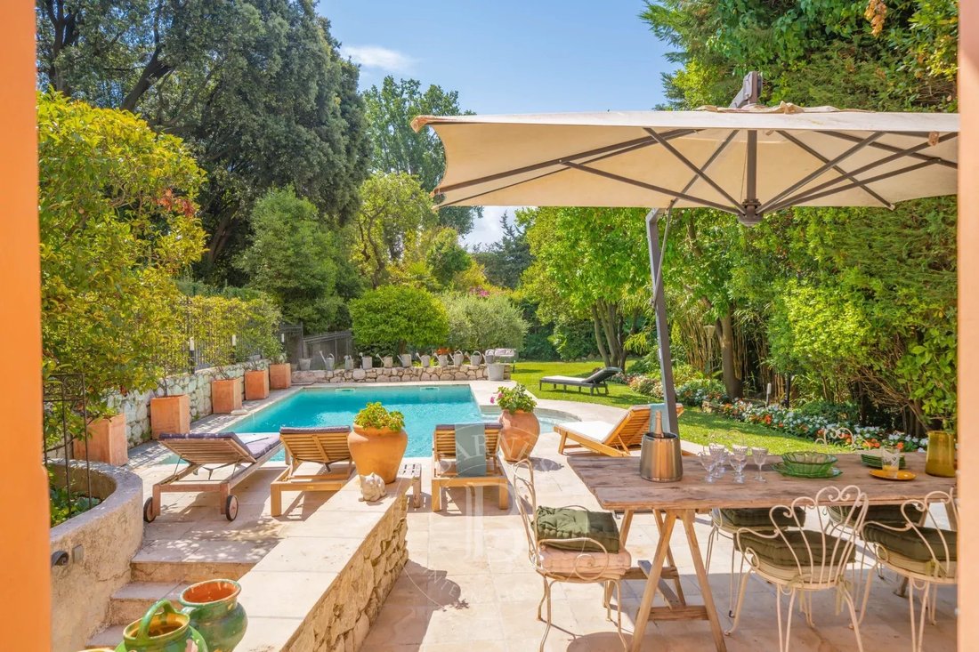 Villa in Cannes, Provence-Alpes-Côte d'Azur, France 2 - 16013833