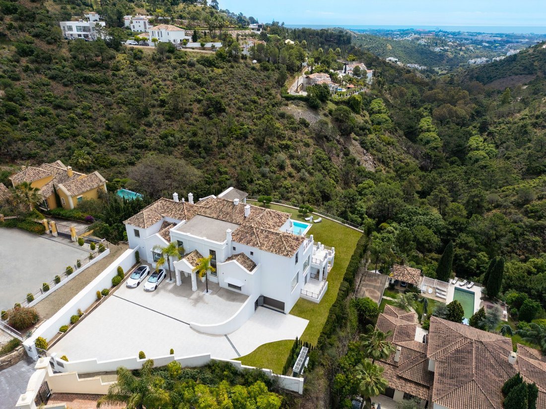 Villa in El Madroñal, Benahavis, Spain 2 - 16014122